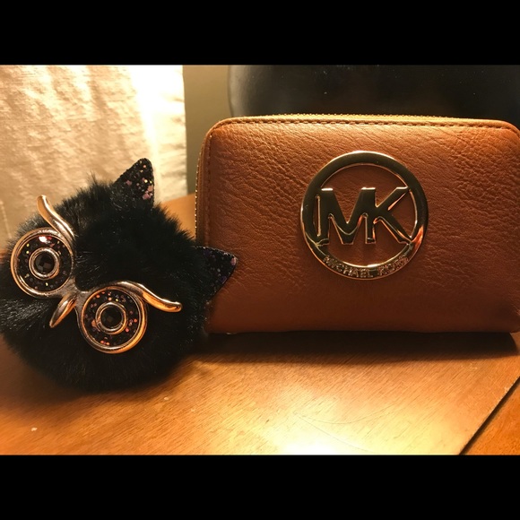 Michael Kors Handbags - Michael Kors wallet